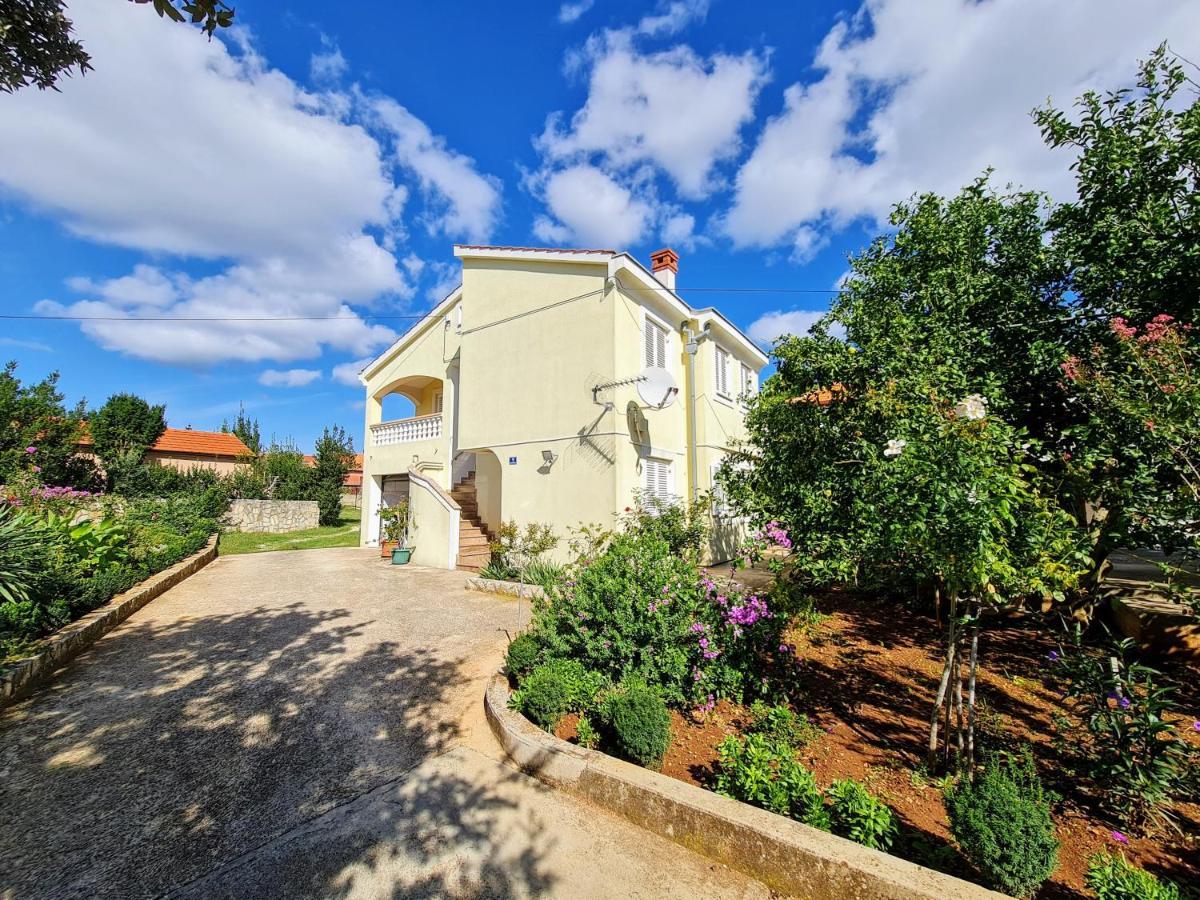 Apartmani Lenka Ugljan Extérieur photo