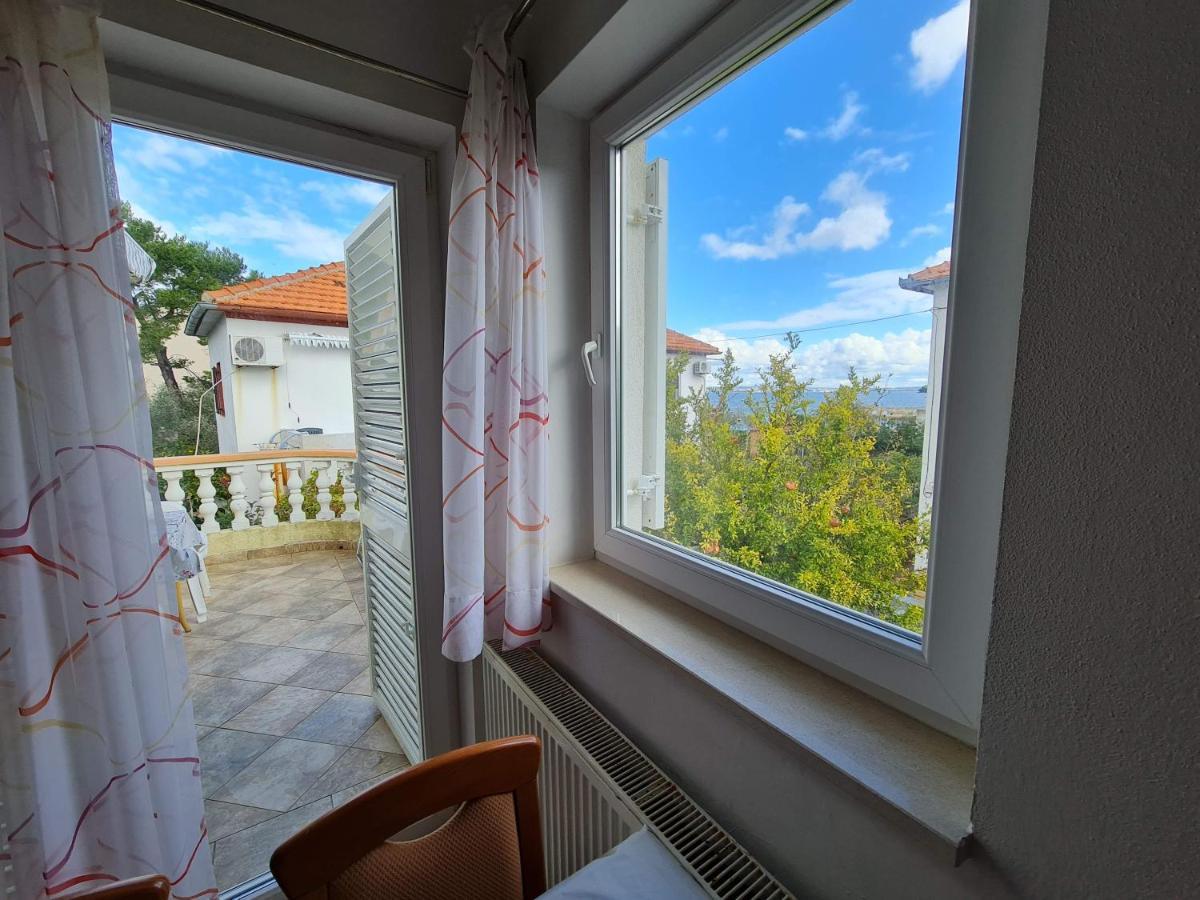 Apartmani Lenka Ugljan Extérieur photo