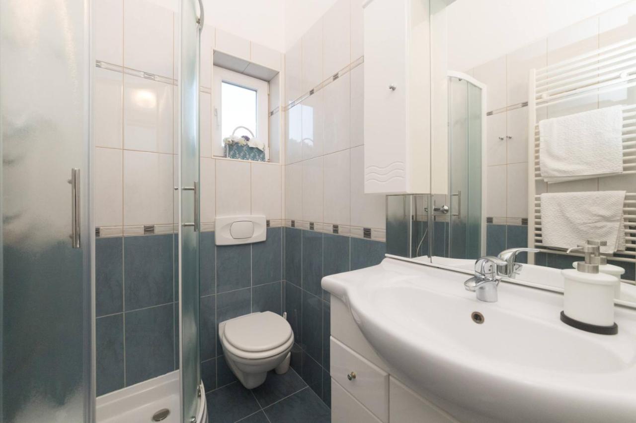 Apartmani Lenka Ugljan Extérieur photo