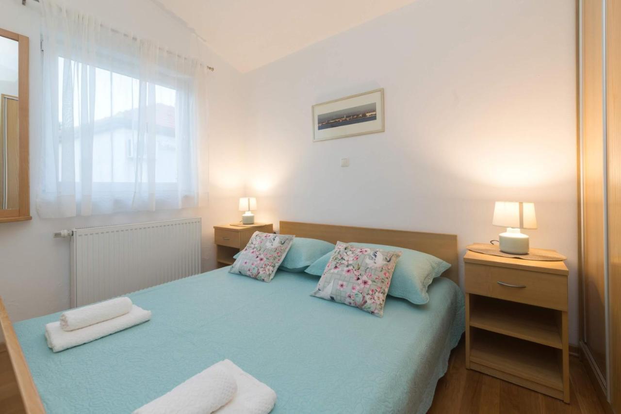 Apartmani Lenka Ugljan Extérieur photo