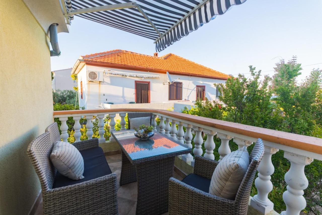 Apartmani Lenka Ugljan Extérieur photo