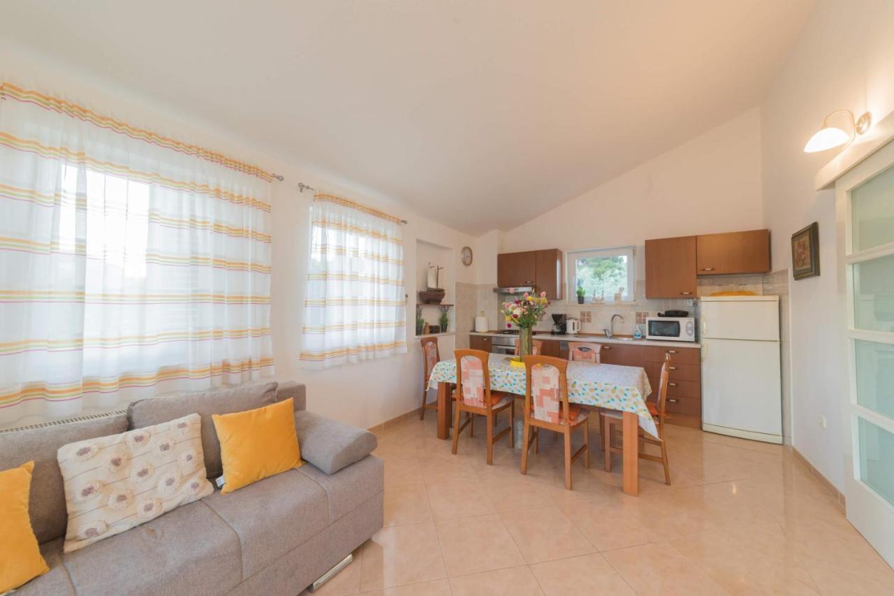 Apartmani Lenka Ugljan Extérieur photo