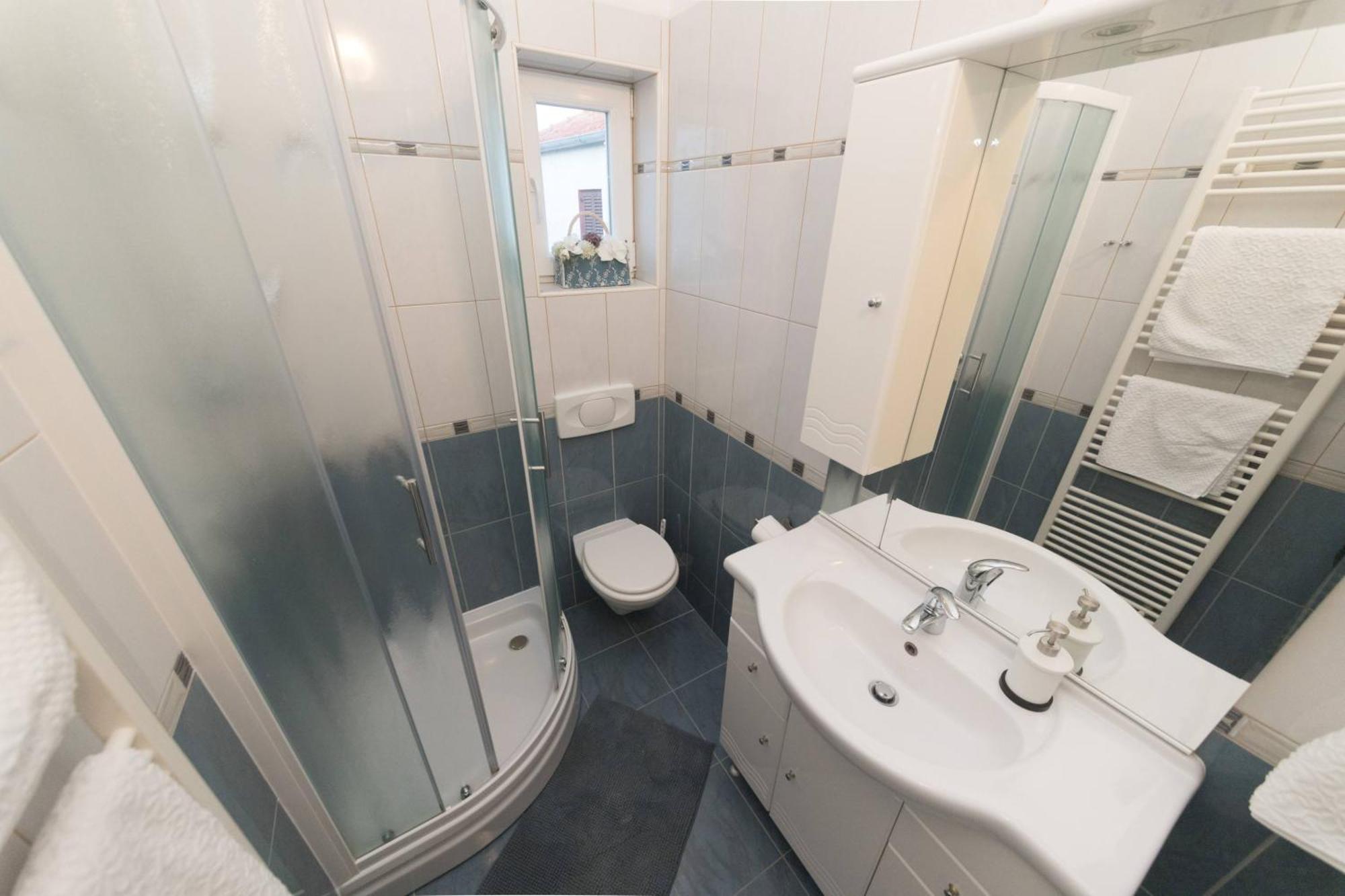 Apartmani Lenka Ugljan Extérieur photo