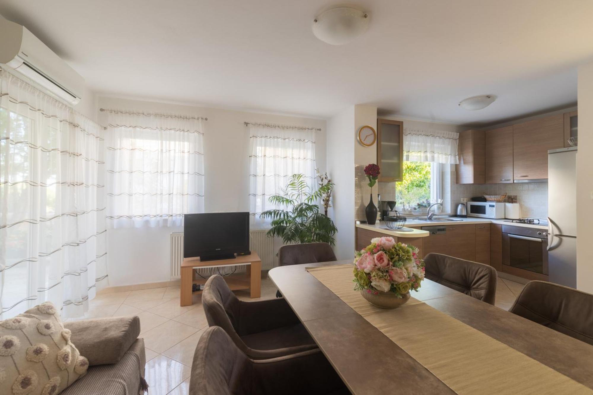 Apartmani Lenka Ugljan Chambre photo
