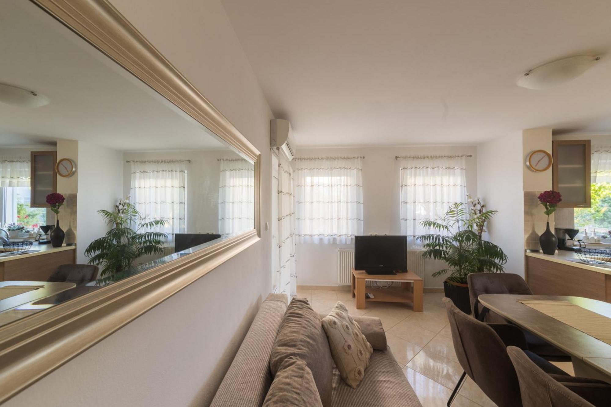 Apartmani Lenka Ugljan Chambre photo
